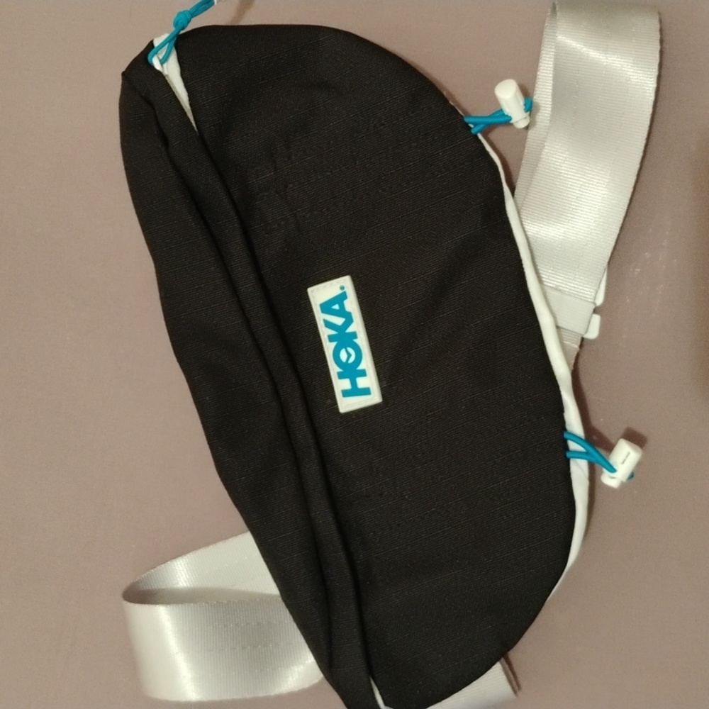 Hoka fanny pack